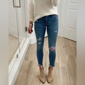 Abercrombie & Fitch Simone Distressed High Rise Ankle Medium Wash Jeans 28 6R